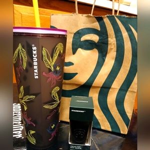 NEW Starbucks Bundle! LE 24' Floral Tumbler- Venti 24oz & Blk Pleated Key Chain!